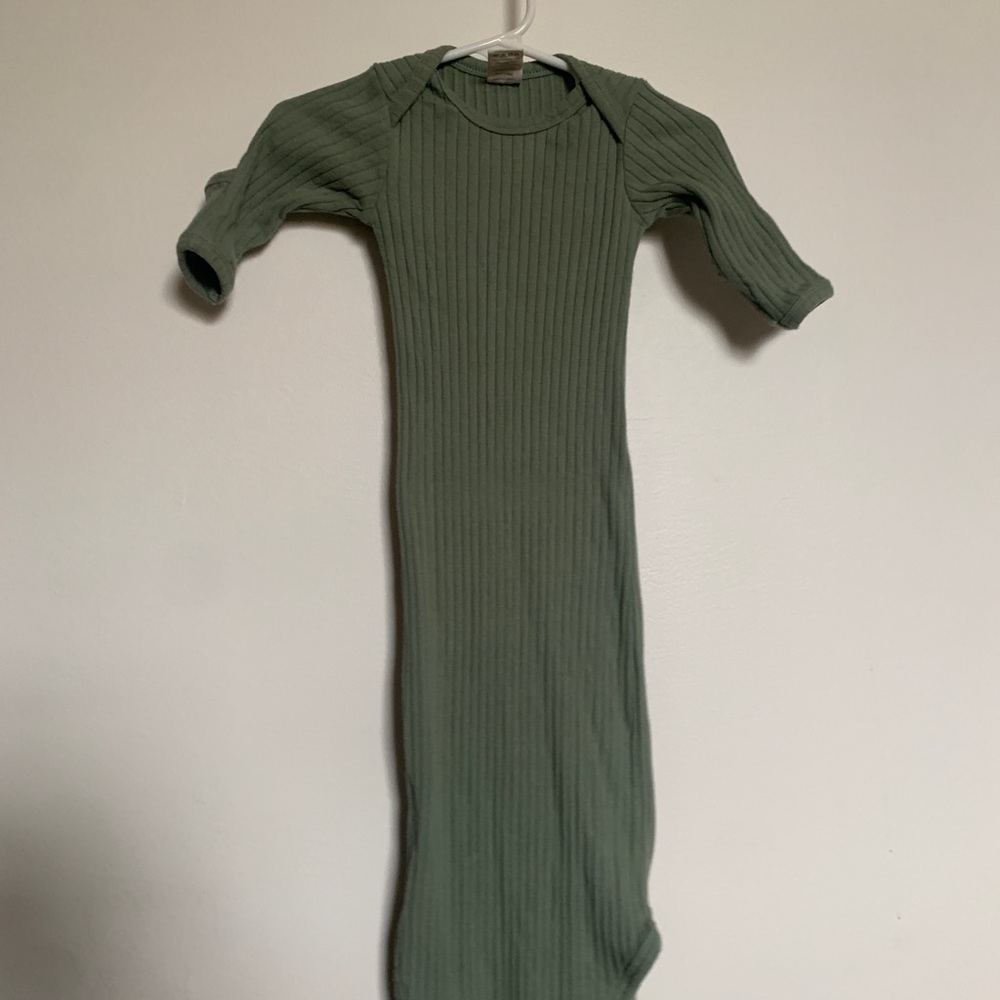 Kate Quinn gown